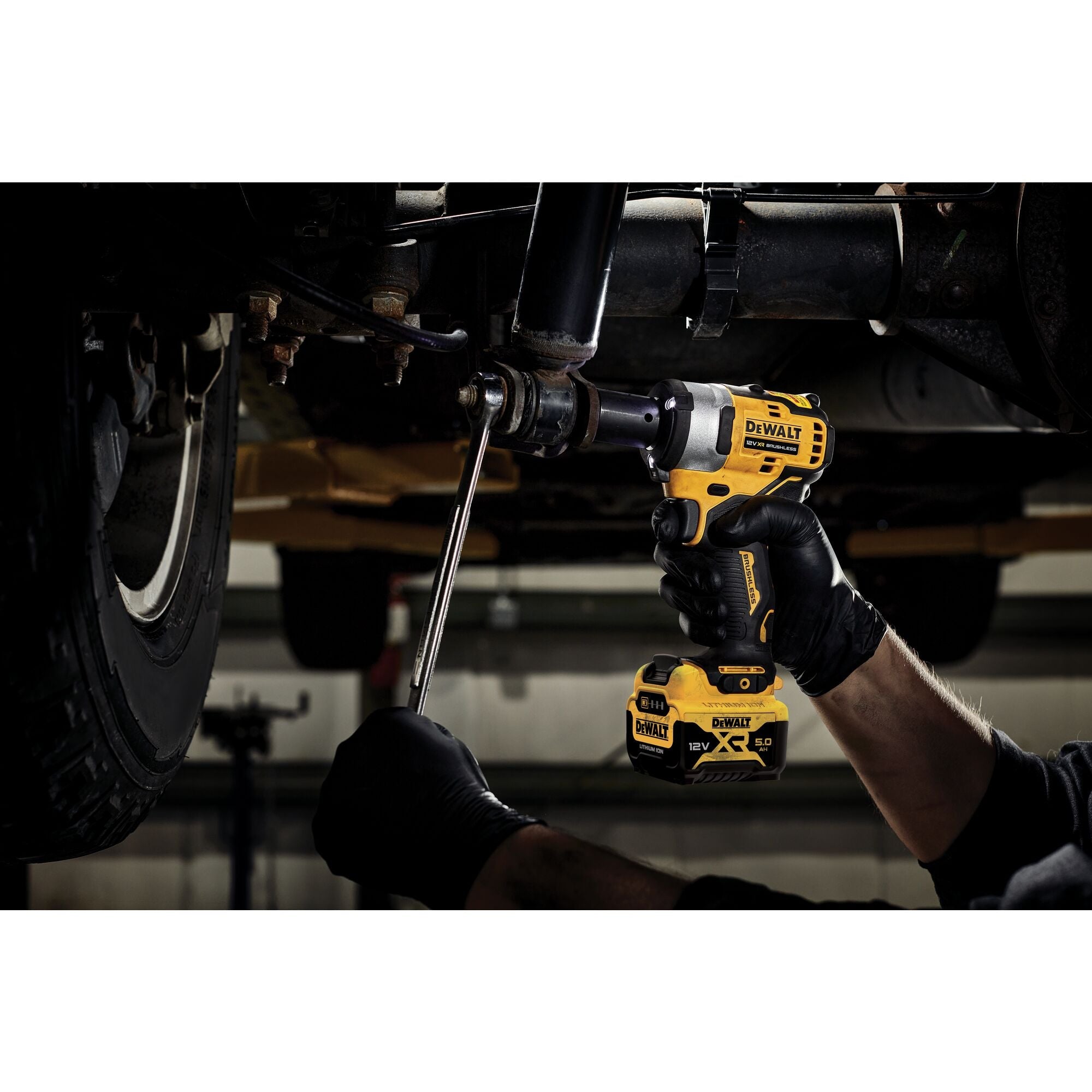 DEWALT DCF901P2-QW Avvitatore ad impulsi 1/2" con 2 batterie 12v 5.0Ah